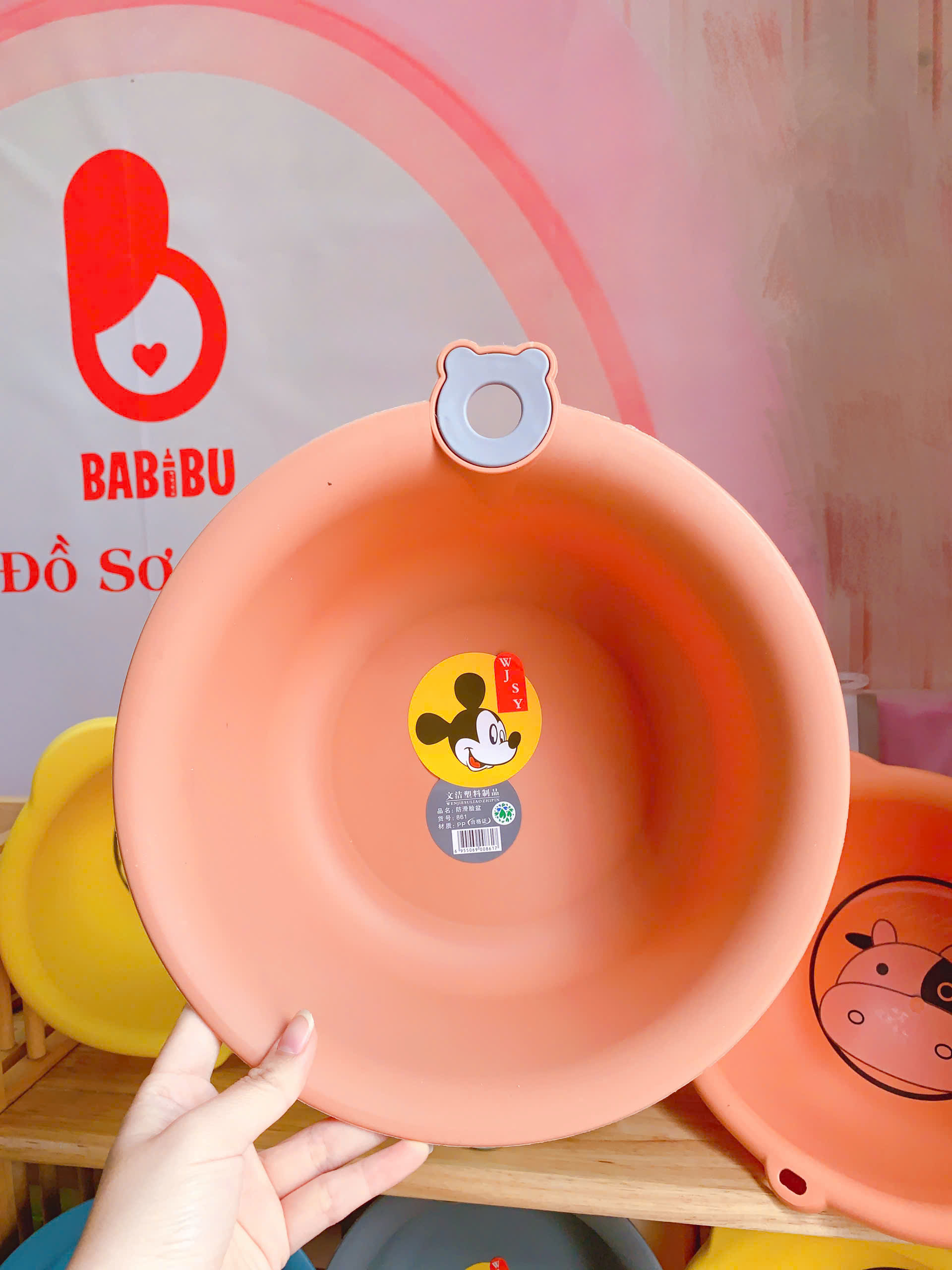 Chậu rửa mặt hình Mickey