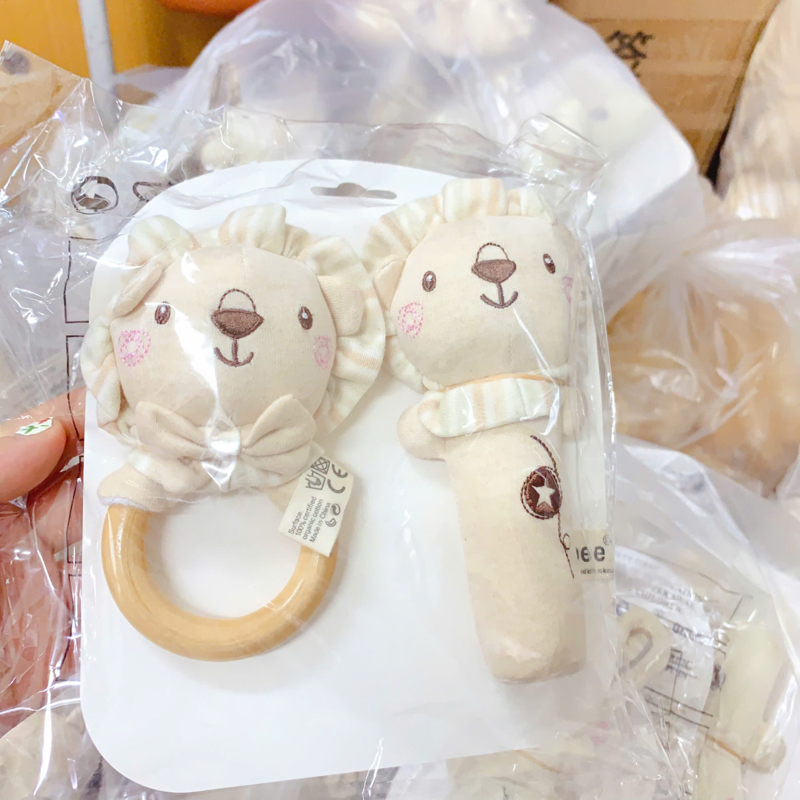 Thú nhồi bông lục lạc Gbee có xúc xắc cho bé 7 Thú nhồi bông lục lạc Gbee có xúc xắc cho bé