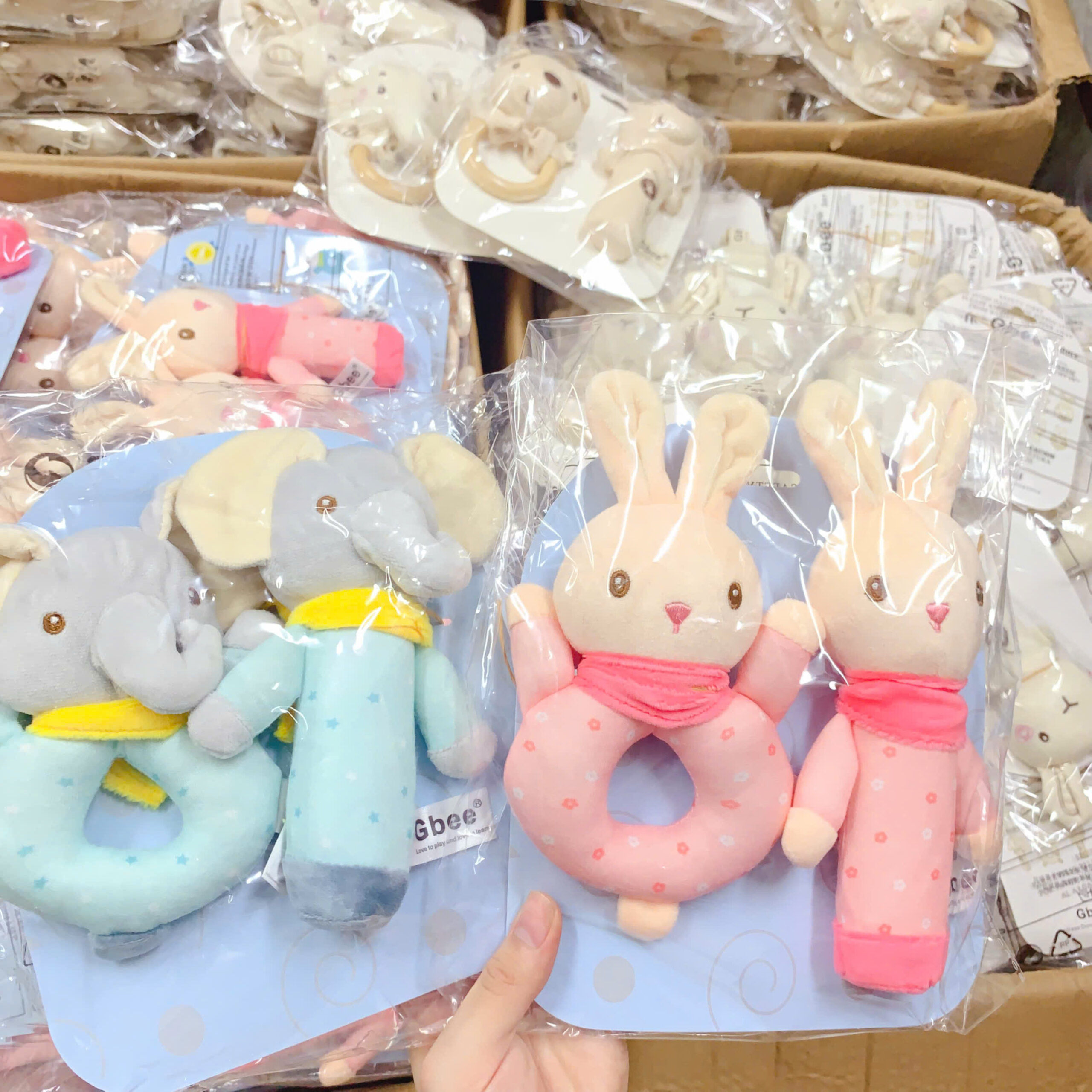 Thú nhồi bông lục lạc Gbee có xúc xắc cho bé 9 Thú nhồi bông lục lạc Gbee có xúc xắc cho bé