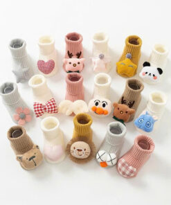 Tất vớ hình thú nổi đáng yêu chống trơn trượt cho bé